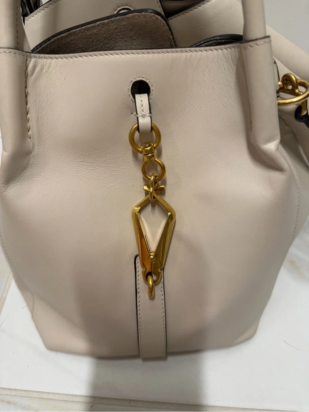 Tod’s Cream Leather Tote Bag - Designer Style